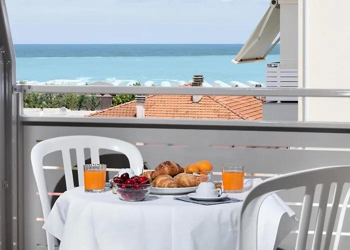 纳欧迪旅馆 里米尼