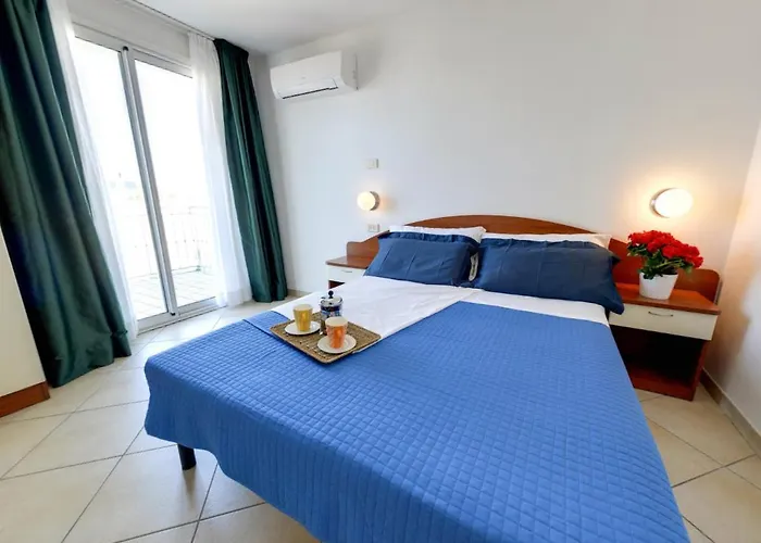 纳欧迪旅馆 公寓式酒店 里米尼