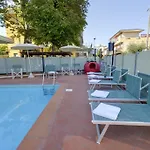 Nautic Aparthotel 4*