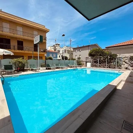 Aparthotel Nautic 3*