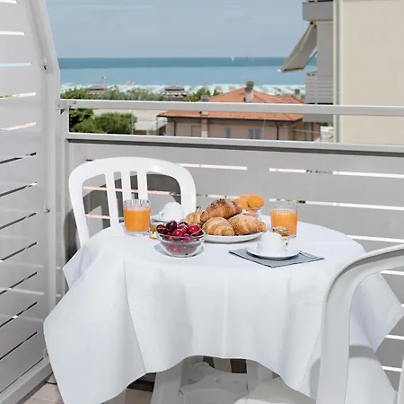 Aparthotel Nautic 3*