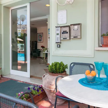 Nautic Aparthotel 3*