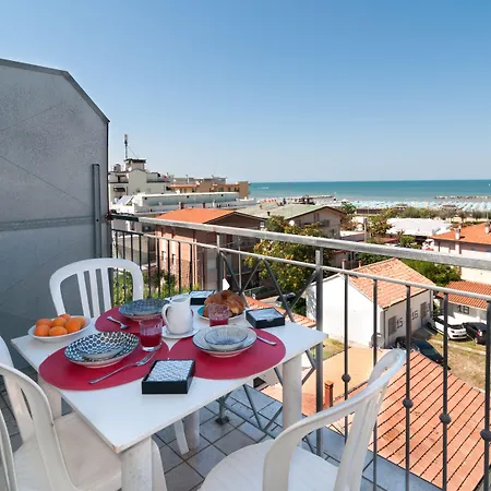 Aparthotel Nautic 3*