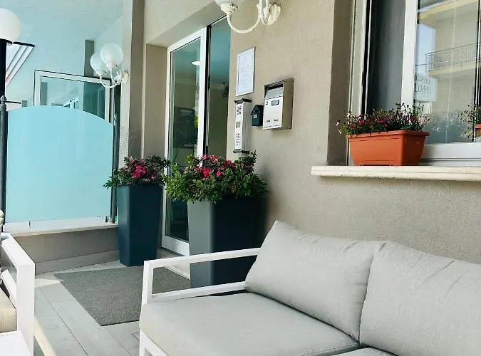 Ξενοδοχείο με διαμερίσματα Nautic 4*